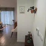 Apartament Cozy Renovated Behind Station *