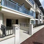 Cozy Renovated Behind Station * Arcachon
