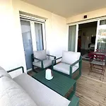 Cozy Renovated Behind Station Apartament Arcachon