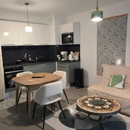 Cozy Renovated Behind Station Appartement Arcachon
