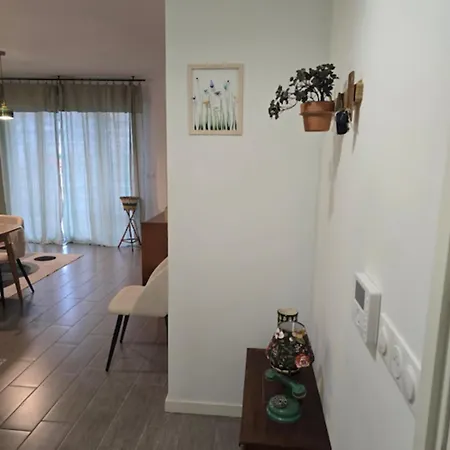 Appartement Cozy Renovated Behind Station *