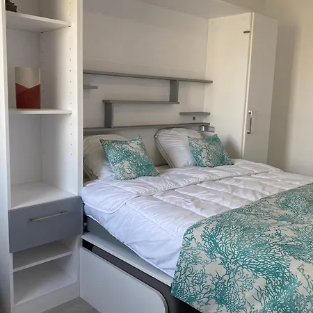 Appartement Cozy Renovated Behind Station *