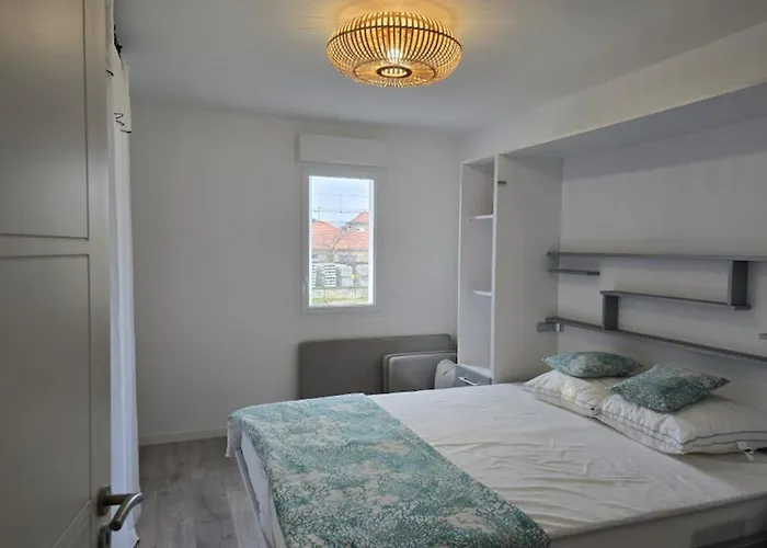 Cozy Renovated Behind Station Appartement Arcachon