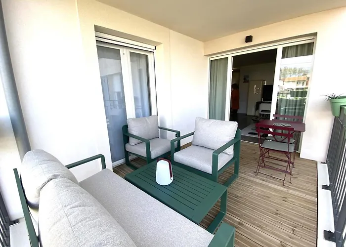 Cozy Renovated Behind Station Appartement Arcachon