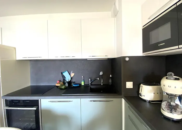 Appartement Cozy Renovated Behind Station